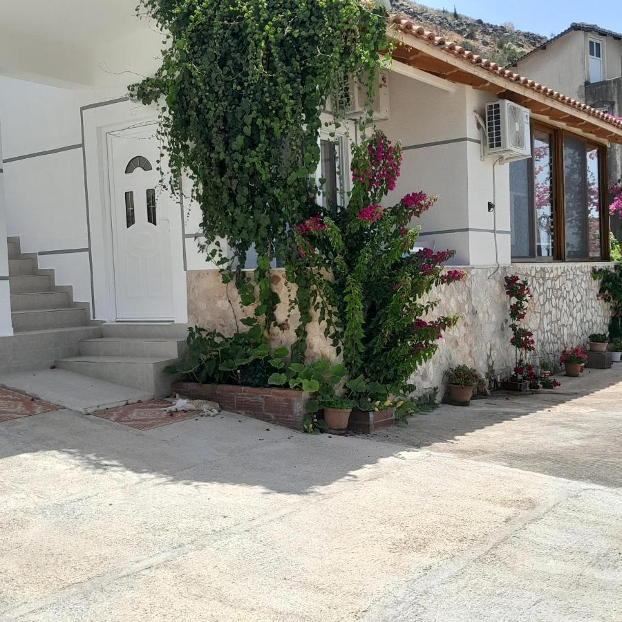 Denni'S Home Саранда Екстер'єр фото